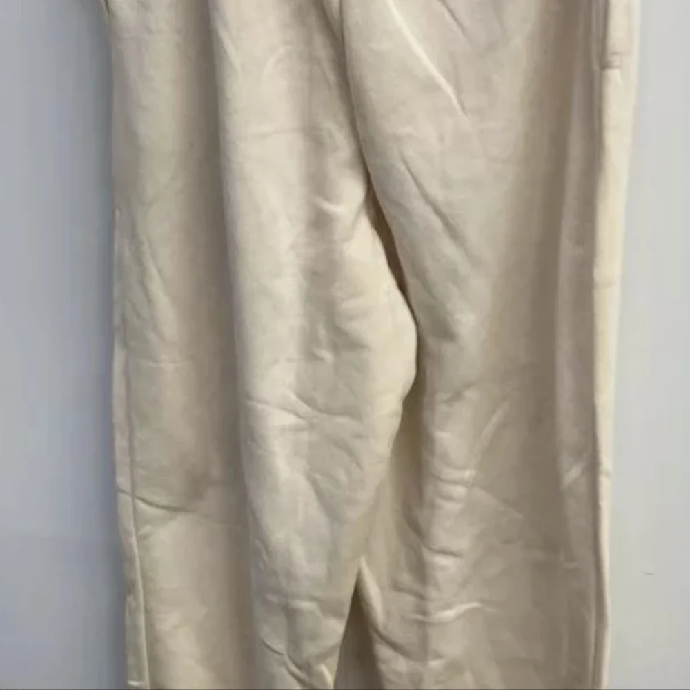 Adidas Essentials Fleece Joggers Size L NWT MSRP $65 - Picture 3 of 4